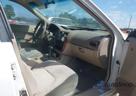 2001 Mitsubishi Galant Es z USA, uszkodzony, nr VIN 4A3AA46G11E109792